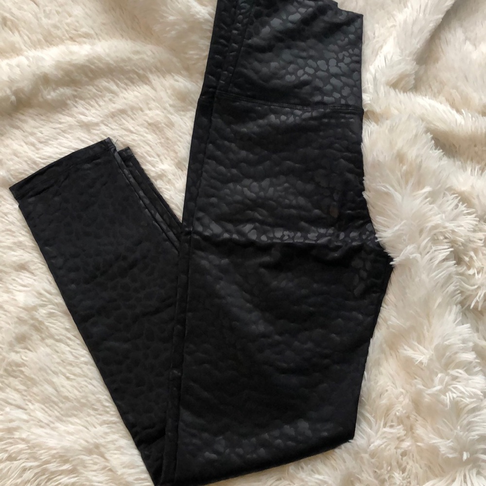Love Tree Leopard Faux Leather Animal Legging Black Size Small Medium Large - Picture 2 of 15